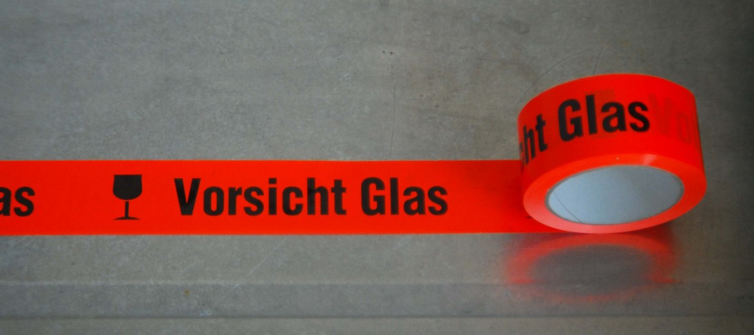 Vorsicht+glas